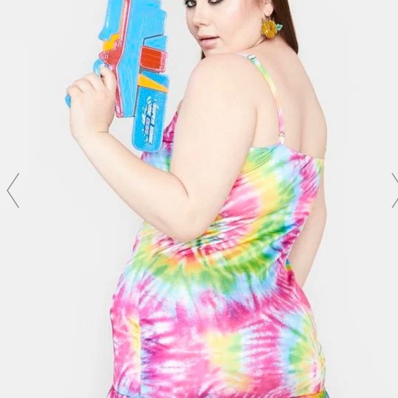 Adorable tie die super stretchy worn once for 2 hrs - Picture 2 of 6